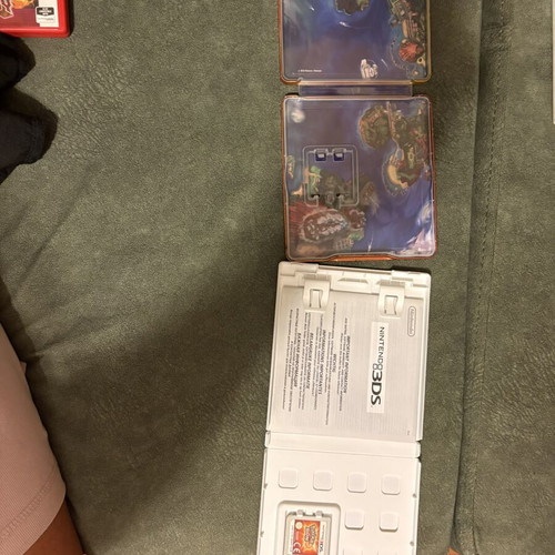 Pokemon Sun Nintendo 3DS game like new with steelbook
