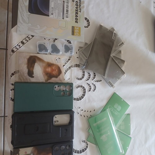 Samsung Galaxy S23 Ultra phone cases and screen protectors set