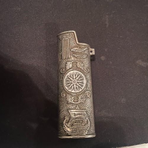 Collectible lighter case like new and vintage