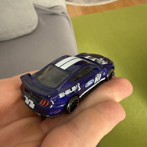 Ford Shelby GT500 Hot Wheels like new