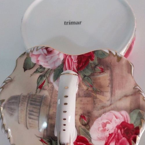 Trimar heart-shaped porcelain fondue pot