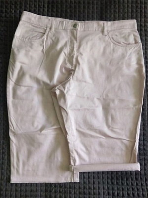 Woman's fashion denim bermuda shorts like new, pale pink, high waist
