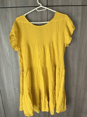 Short dress like new, yellow, size XL