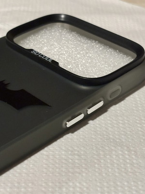 Case iPhone 17 Pro Batman Logo new