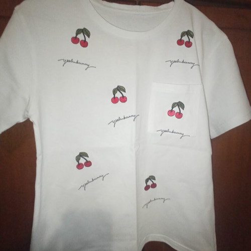 Cotton T-shirt like new, size S-M, white and red