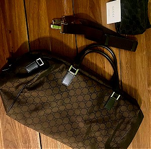 Gucci Travel Bag Large Weekender σε σκούρο καφέ μονόγραμμα  καμβά και ασημί υλικό.