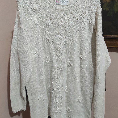 Paramour Exclusive knitted vintage blouse like new, beige with embroidery