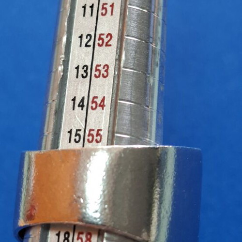 Silver ring with 925 stamp, like new, adjustable size