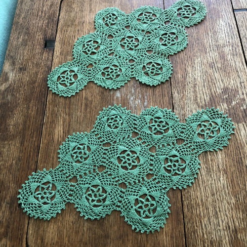 Handmade needle embroidery table set like new, 3 pieces