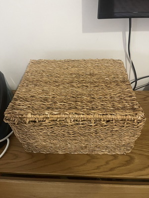 Wicker baskets set of 2, like new