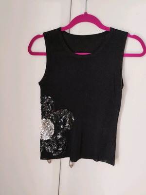 Evening sleeveless top with flower design and sequins, like new, size M
