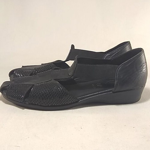 Flat shoes black T-Strap with cutouts size 41 like new