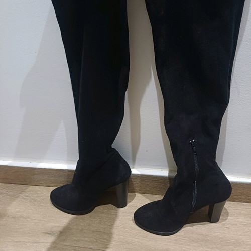 Women's black suede boots size 37 like new
