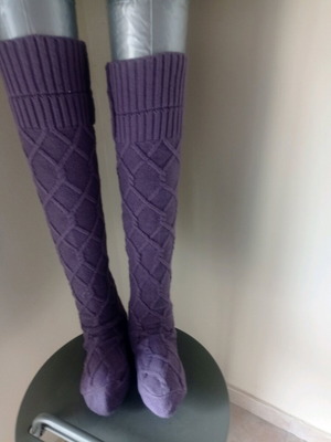 Дълги лилави плетени чорапи 75см като нови с плитка