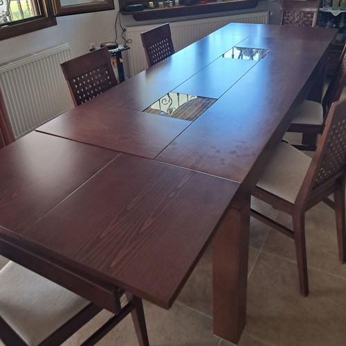 Dining set with 6 walnut chairs extendable, like new