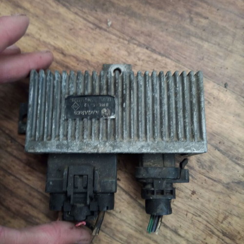 Relay for glow plugs Renault Kangoo 7700111525 used, 2 pieces