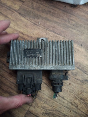 Relay for glow plugs Renault Kangoo 7700111525 used, 2 pieces