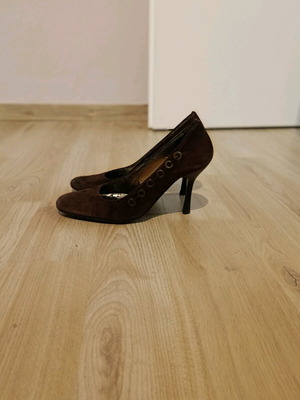 Suede - castor brown pumps like new