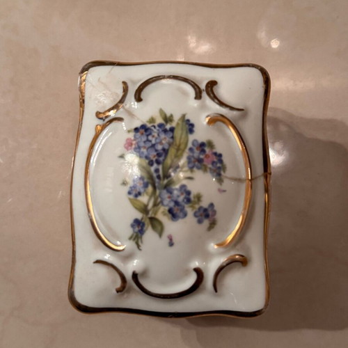 Porcelain box Bavaria used with crack