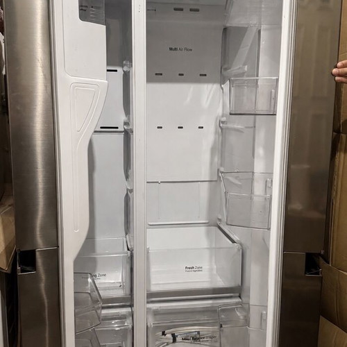 LG refrigerator, used, 1.5 years, 91x175 cm, one scratch
