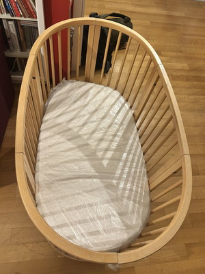 Βρεφική κούνια Stokke σαν καινούργιο με στρώμα