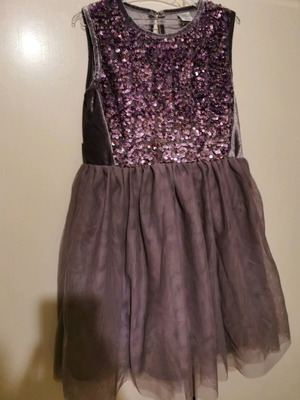Tulle dress purple with sequins and velvet like new, 8-9 years old