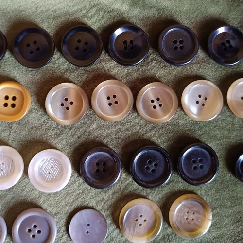Vintage Retro Buttons set of 77 with 20 fabric buttons gift like new