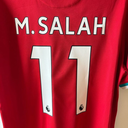 Liverpool Mo Salah jersey like new, size Large 2020-2021