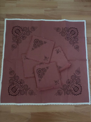 Dining set new, large and four small linen and cotton covers