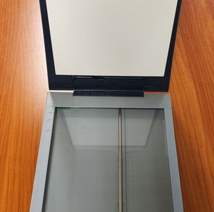 Ultra Compact Scanner CanonScan Lide 20