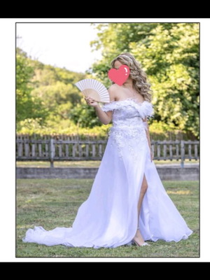 Wedding dress handmade, like new, size S-M, white with feather details
