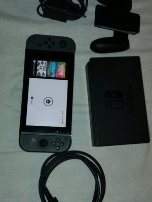 Nintendo Switch v2 σε άριστη κατάσταση με τσιπάκι για παιχνίδια