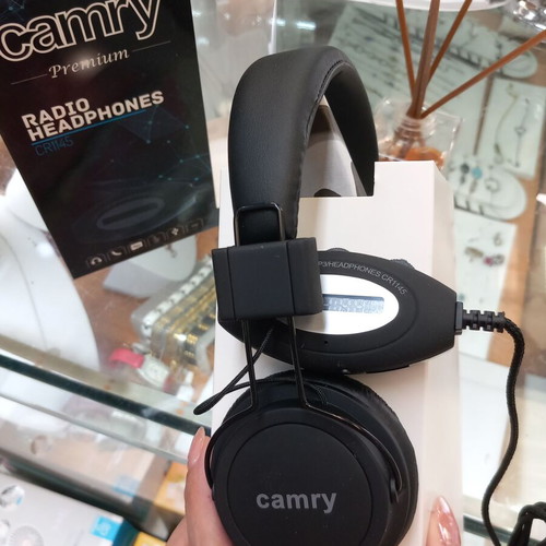 Headphones with radio and built-in antenna, rechargeable
