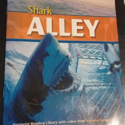 National Geographic Shark Alley English Learning Book like new with CD