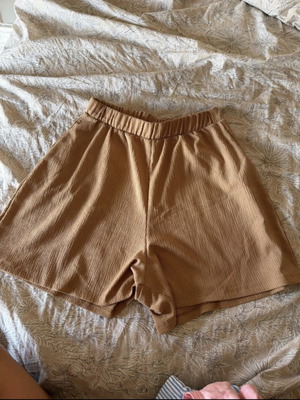 Pink Woman shorts new, size S, brown