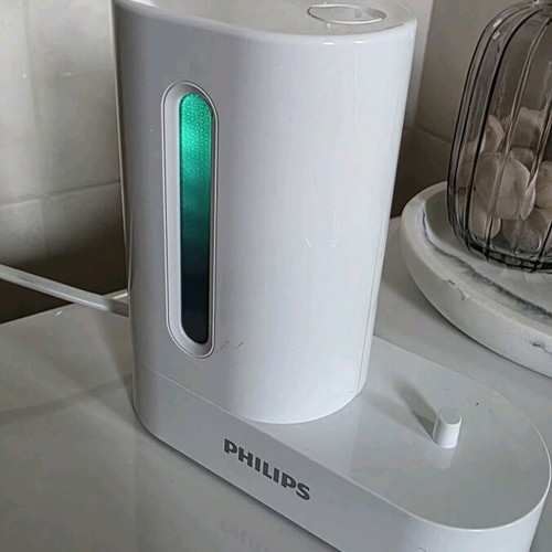Philips charger and UV sanitizing lamp new