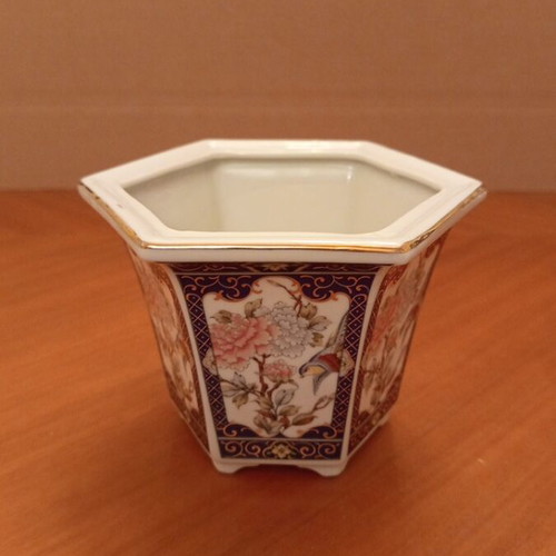 Vintage hexagonal Imari style porcelain planter, 8.5 cm