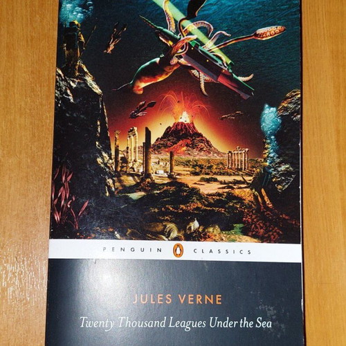 Twenty Thousand Leagues Under the Sea by Jules Verne used, Penguin Classics English