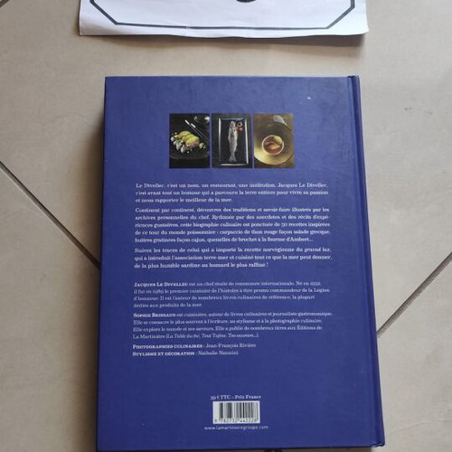 Le Tour Du Monde cooking book by Jacques Le Divellec like new, French