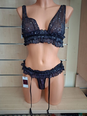 Women's lingerie set 2 pieces with built-in garters, new, black