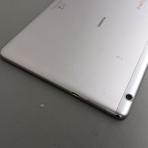 Huawei MediaPad T3 10 (AGS-W09) tablet like new