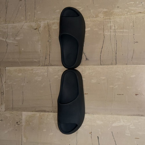 Adidas Yeezy slides like new, slate grey, size 44