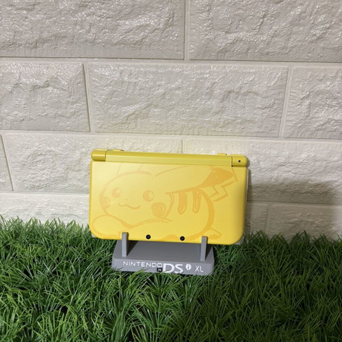 Nintendo 3DS XL Pikachu Edition console