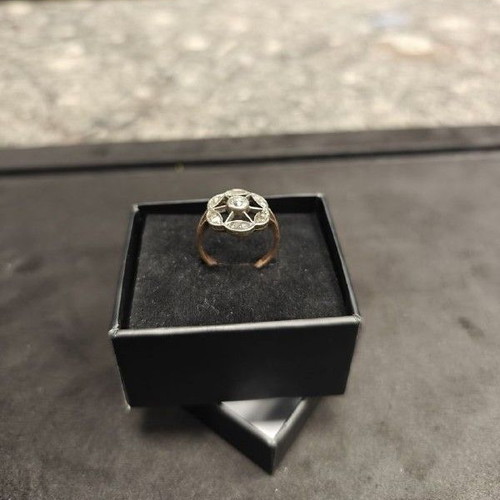 Antique gold ring with certified diamonds, like new