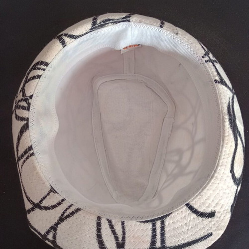 Hat white and black size 57 used
