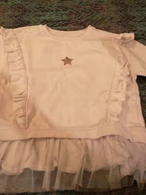 Sinsay sweatshirt used for girl 6 years old, white, size 122 cm