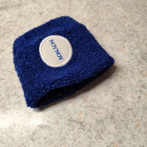 Nounou terry wristband like new