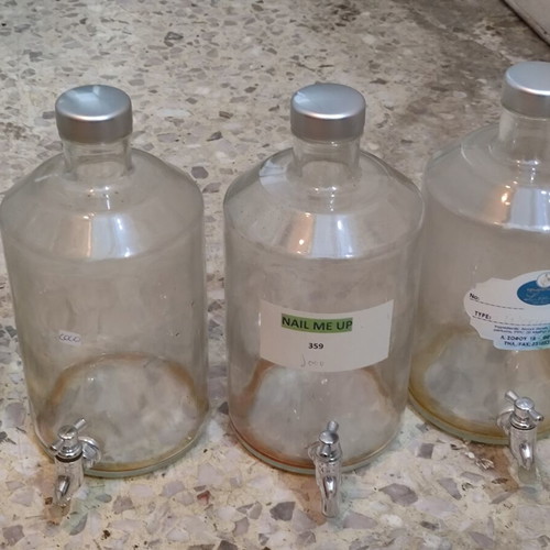 Bottle 1 liter with tap and lid like new