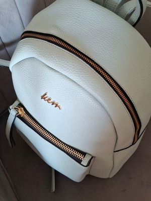Kem backpack like new, mint color