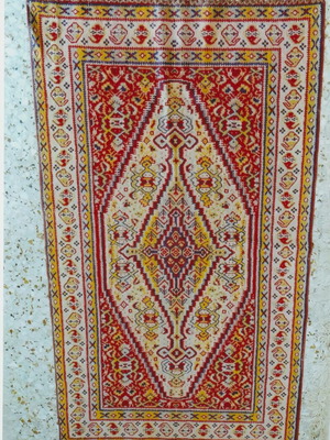 Arabic rug like new, dimensions 1.25x0.65 m